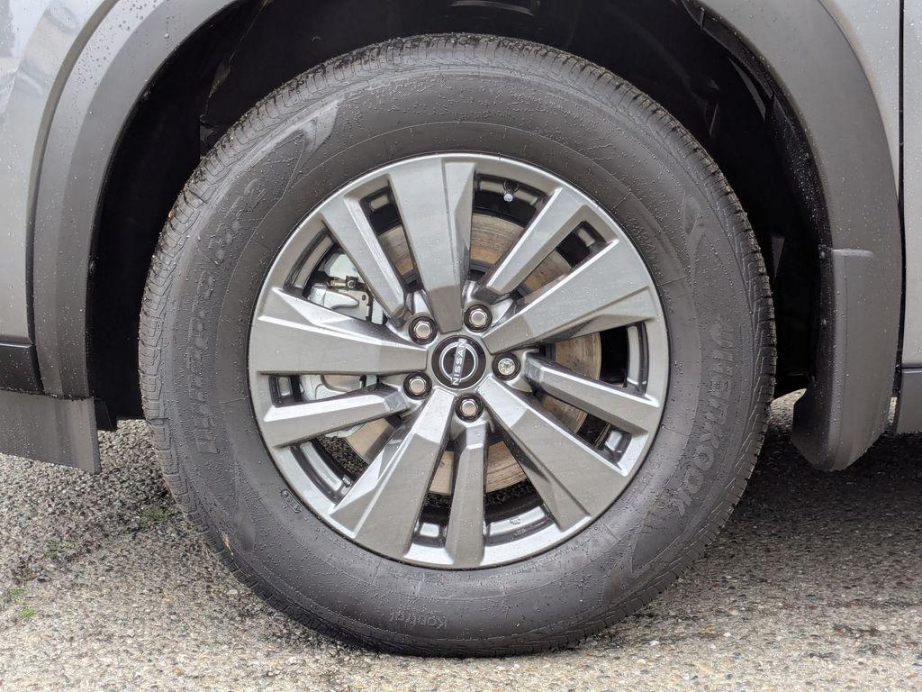 new 2025 Nissan Pathfinder car, priced at $30,975