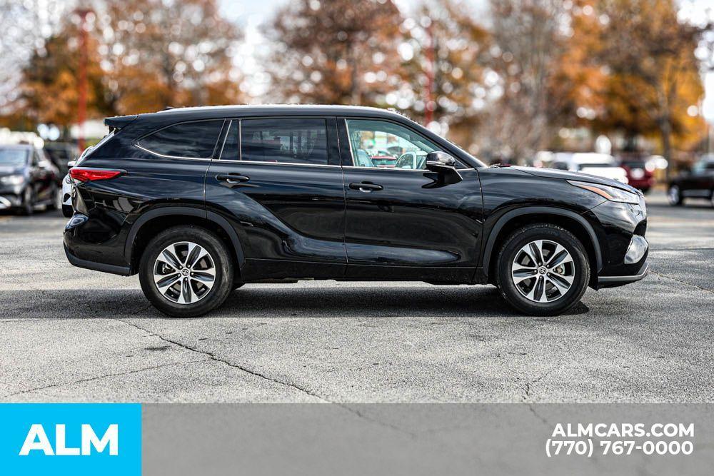 used 2022 Toyota Highlander car, priced at $30,920