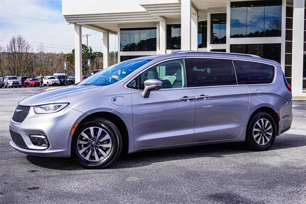 used 2021 Chrysler Pacifica Hybrid car, priced at $21,577