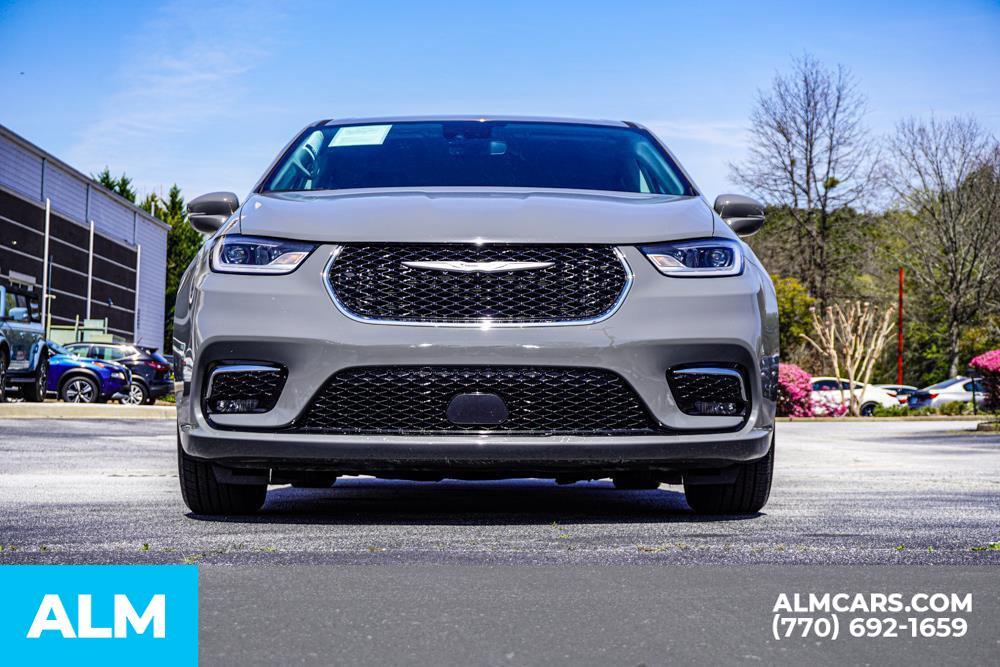 used 2022 Chrysler Pacifica Hybrid car, priced at $23,920