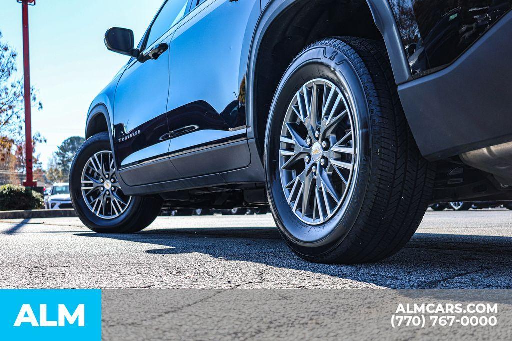 used 2024 Chevrolet Traverse car, priced at $33,420