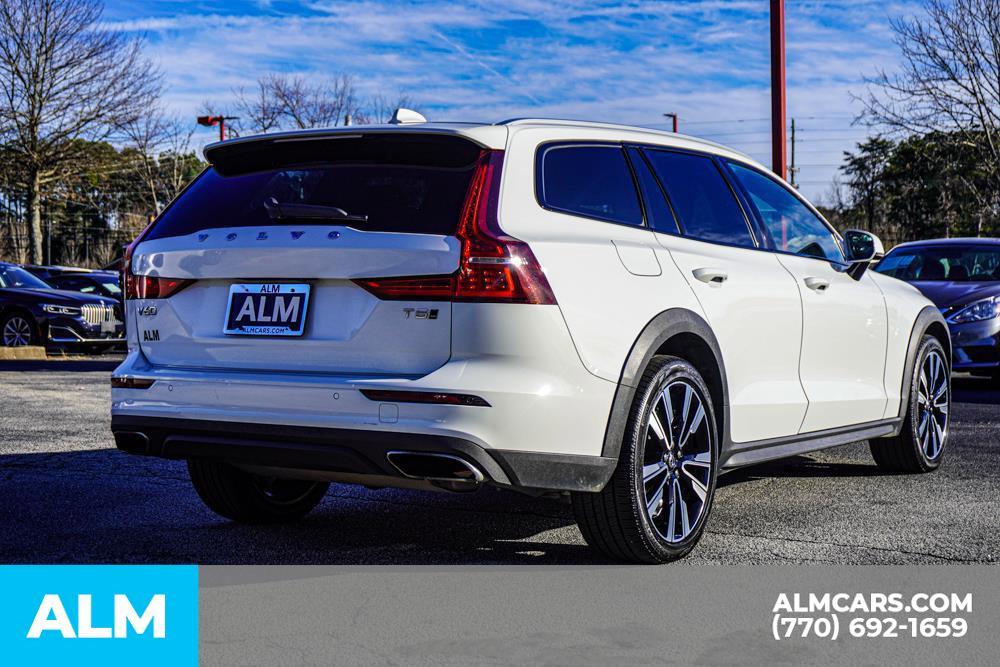 used 2021 Volvo V60 Cross Country car, priced at $28,820