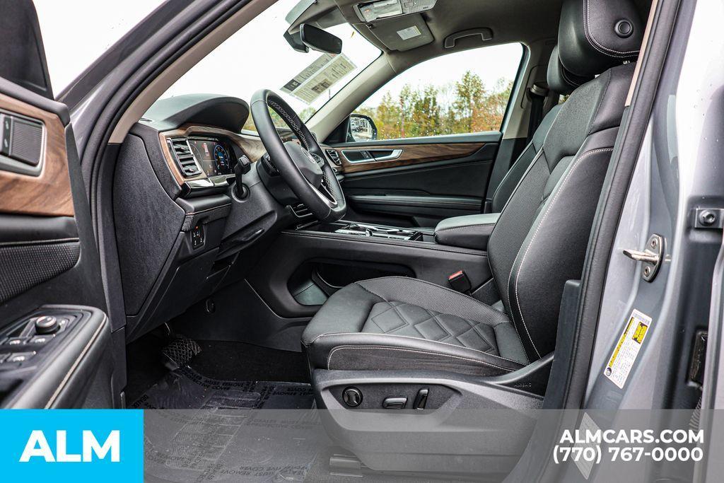 used 2025 Volkswagen Atlas car, priced at $34,920