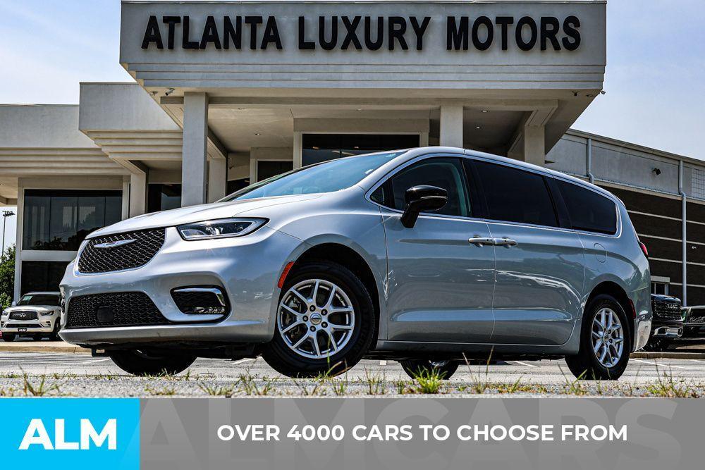 used 2024 Chrysler Pacifica car, priced at $29,420