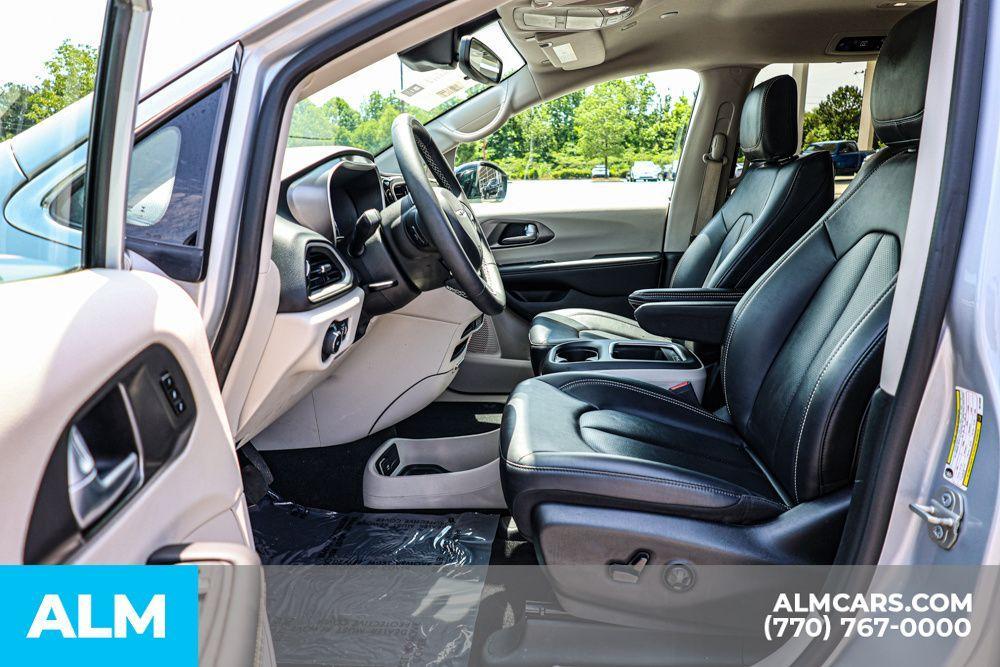 used 2024 Chrysler Pacifica car, priced at $29,420