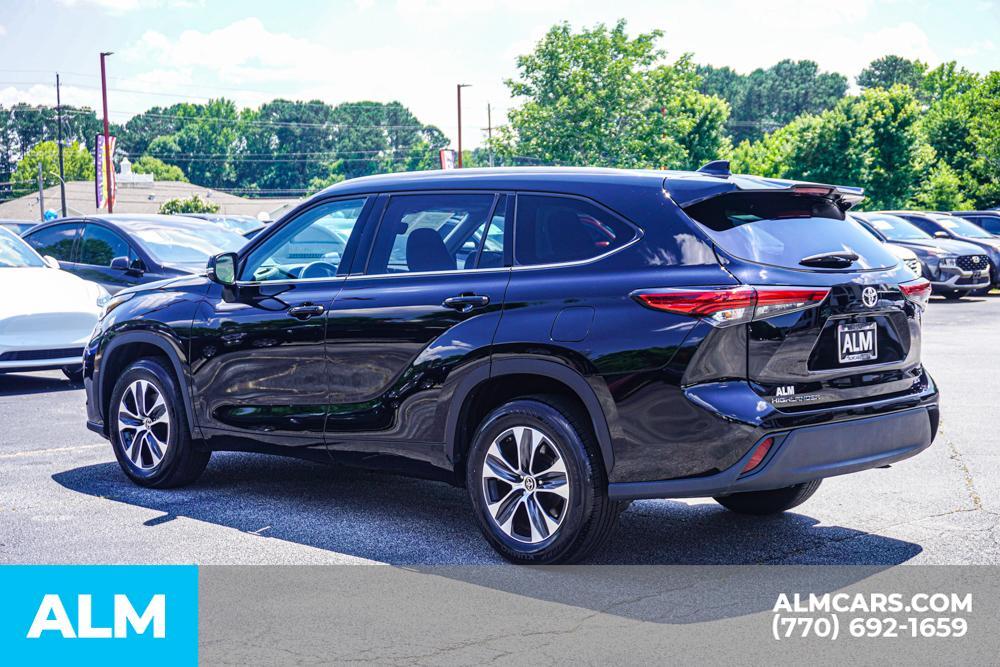 used 2022 Toyota Highlander car, priced at $30,420