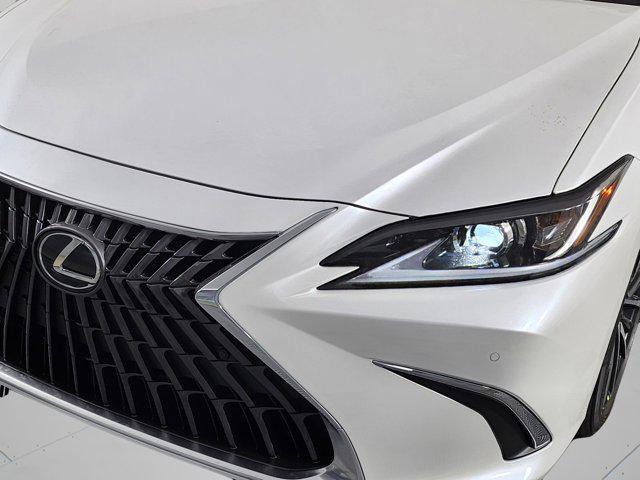 new 2025 Lexus ES 300h car, priced at $50,834