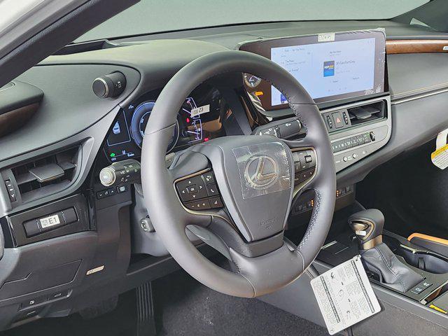 new 2025 Lexus ES 300h car, priced at $50,834