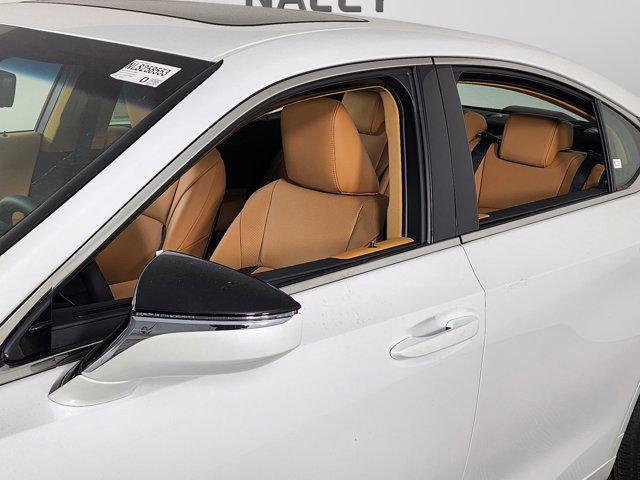 new 2025 Lexus ES 300h car, priced at $50,834