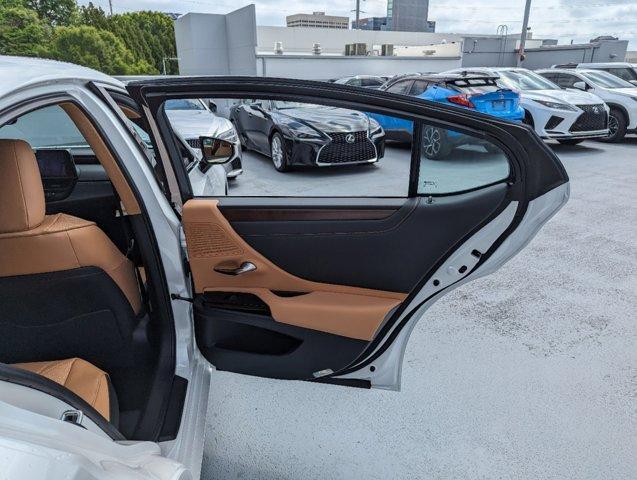 new 2024 Lexus ES 300h car, priced at $54,720