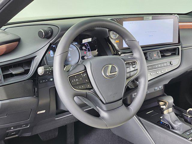 new 2025 Lexus ES 300h car, priced at $50,364