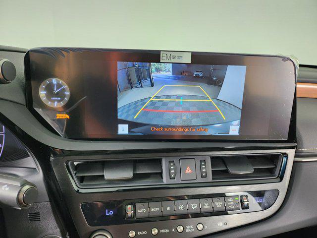 new 2025 Lexus ES 300h car, priced at $50,364