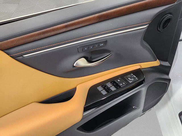 new 2025 Lexus ES 350 car, priced at $48,340