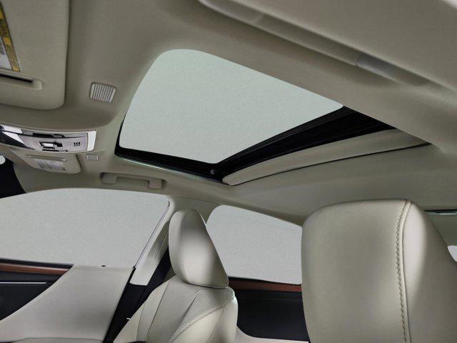 new 2025 Lexus ES 300h car, priced at $51,084