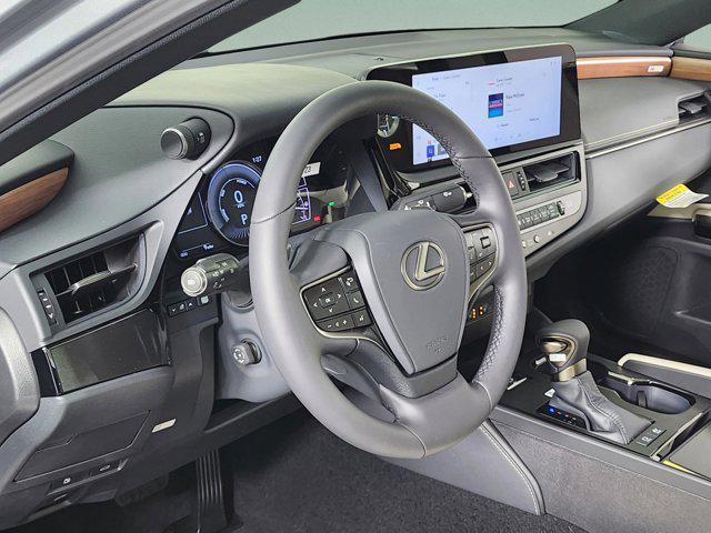new 2025 Lexus ES 300h car, priced at $51,084
