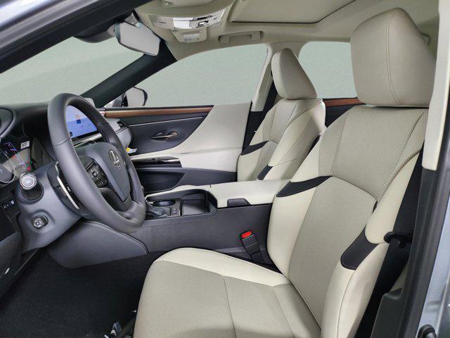 new 2025 Lexus ES 300h car, priced at $51,084