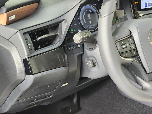 new 2025 Lexus ES 300h car, priced at $51,084