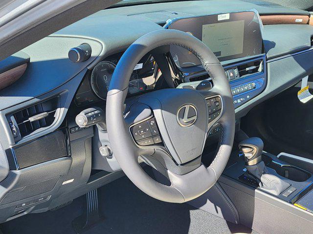 new 2025 Lexus ES 350 car, priced at $48,424