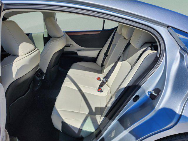 new 2025 Lexus ES 350 car, priced at $48,424