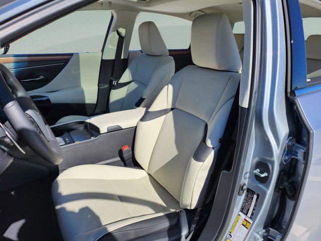 new 2025 Lexus ES 350 car, priced at $48,424