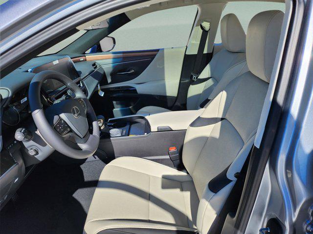 new 2025 Lexus ES 350 car, priced at $48,424