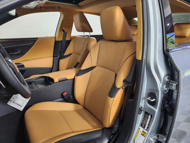 new 2025 Lexus ES 300h car, priced at $50,864
