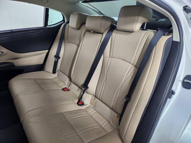 used 2021 Lexus ES 300h car, priced at $36,900