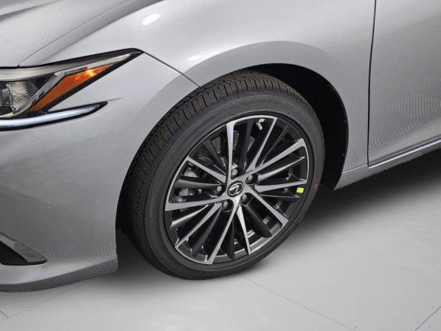 new 2025 Lexus ES 350 car, priced at $50,264