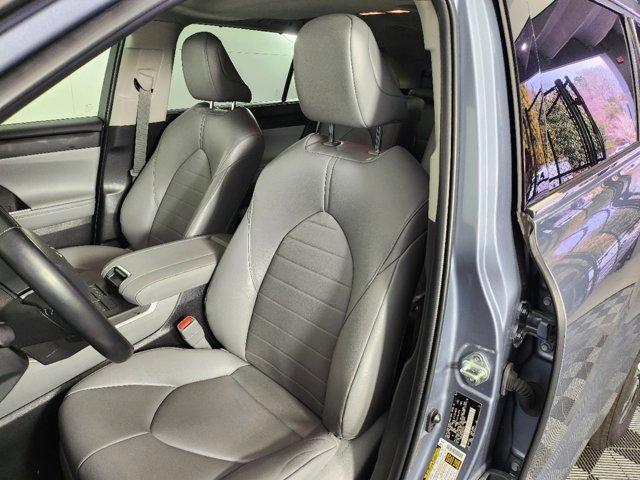 used 2022 Toyota Highlander car, priced at $35,349