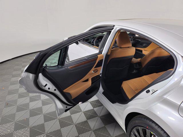 new 2025 Lexus ES 300h car, priced at $56,889