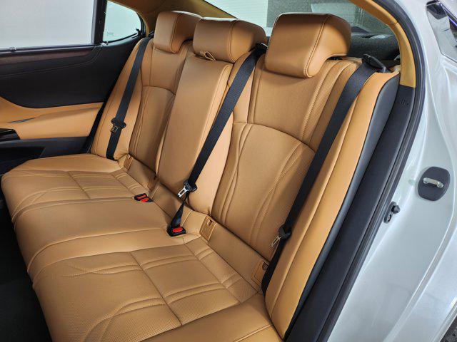 new 2025 Lexus ES 300h car, priced at $56,889