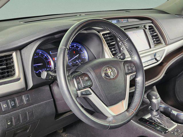 used 2019 Toyota Highlander car, priced at $22,757