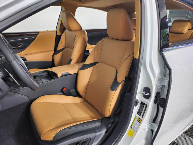 new 2025 Lexus ES 300h car, priced at $50,864