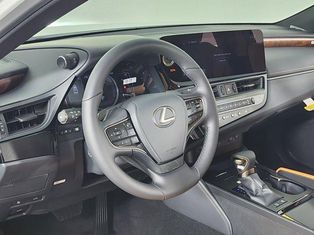 new 2025 Lexus ES 300h car, priced at $50,864