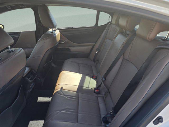 used 2022 Lexus ES 300h car, priced at $31,835