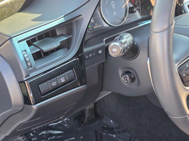 used 2022 Lexus ES 300h car, priced at $31,835