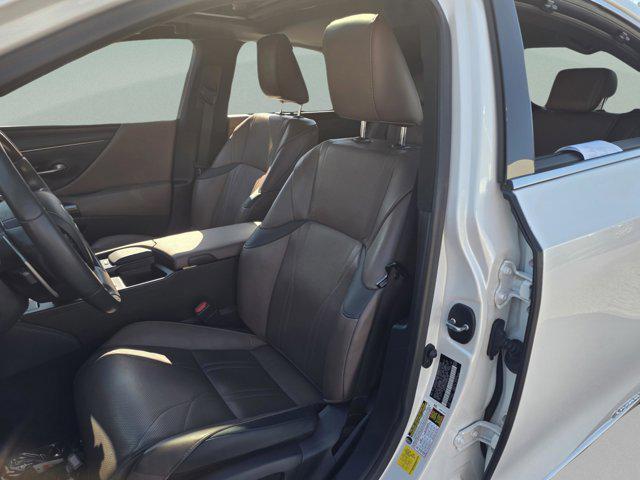 used 2022 Lexus ES 300h car, priced at $31,835