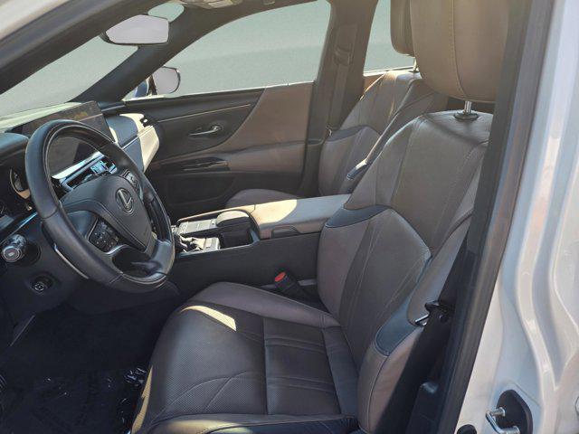 used 2022 Lexus ES 300h car, priced at $31,835