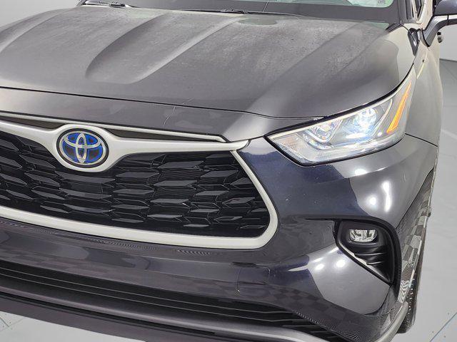 used 2023 Toyota Highlander Hybrid car, priced at $38,654