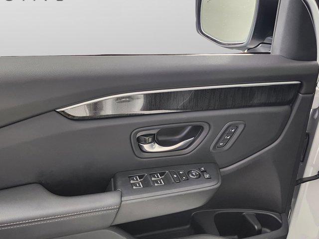 used 2025 Honda Pilot car, priced at $46,890