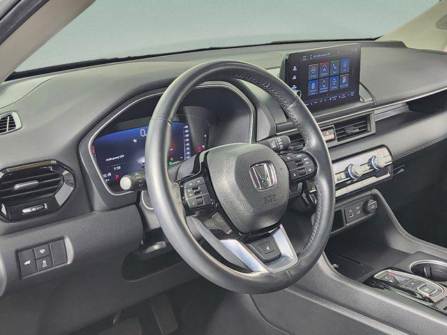 used 2025 Honda Pilot car, priced at $46,890