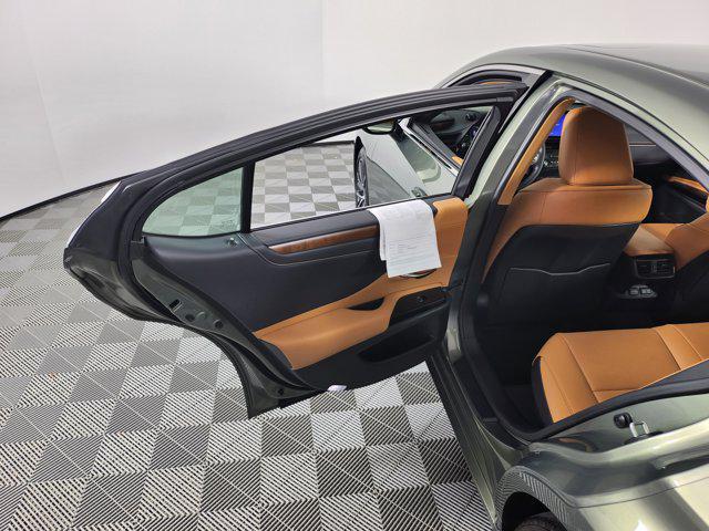 used 2024 Lexus ES 300h car, priced at $44,790