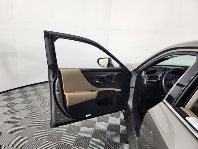 used 2021 Lexus ES 300h car, priced at $33,423