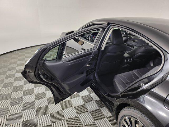 new 2025 Lexus ES 300h car, priced at $56,389