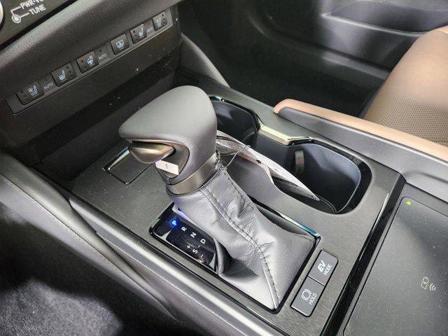 new 2025 Lexus ES 300h car, priced at $54,319
