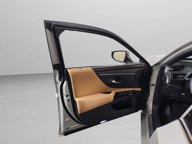 new 2025 Lexus ES 350 car, priced at $49,264