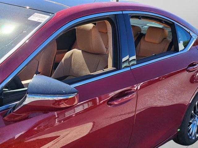 new 2025 Lexus ES 350 car, priced at $55,709