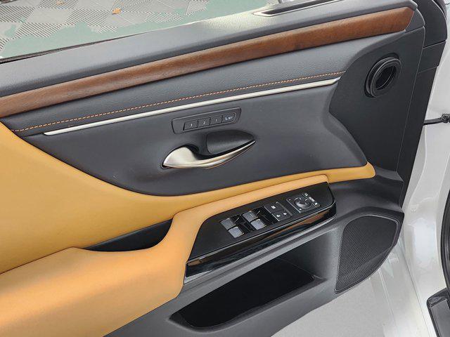 new 2025 Lexus ES 350 car, priced at $50,264