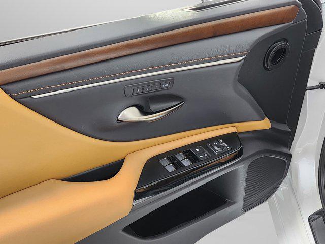 new 2025 Lexus ES 350 car, priced at $50,264