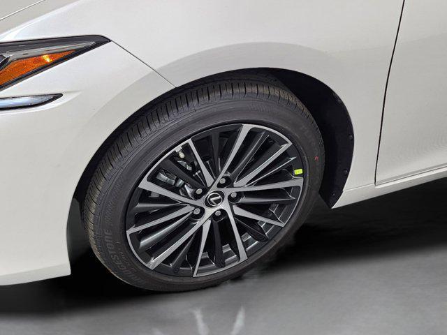 new 2025 Lexus ES 350 car, priced at $50,264